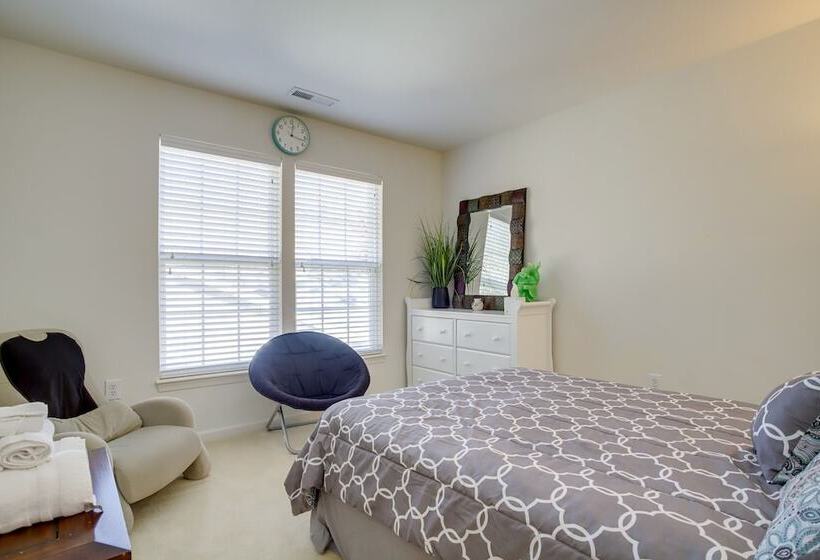 Bright Greenbackville Vacation Home W/ Game Room