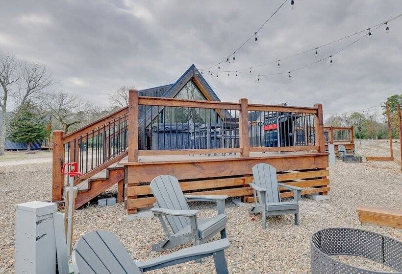 Broken Bow Tiny Home Cabin: Fire Pit, Hot Tub!