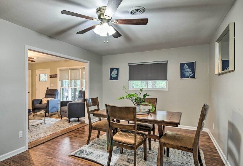 Centrally Located Martinez Home W/ Backyard!