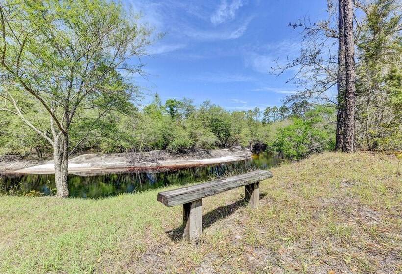 Charming Cabin W/ Decks & Fire Pit   Walk To River
