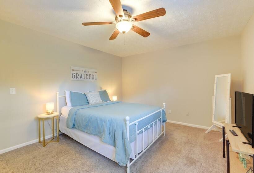 Charming Columbus Home W/ Yard   10 Mi To Dtwn!