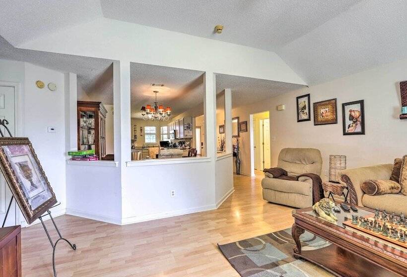 Charming Stockbridge Home: 23 Mi To Atlanta!