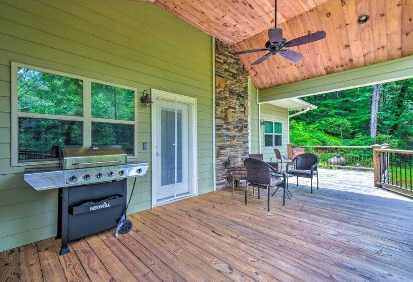 Cozy Riverside Dahlonega Home W/ Kayaks + Fire Pit