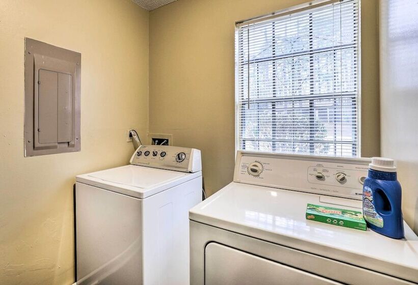 Family Home Near Panola Mountain State Park!