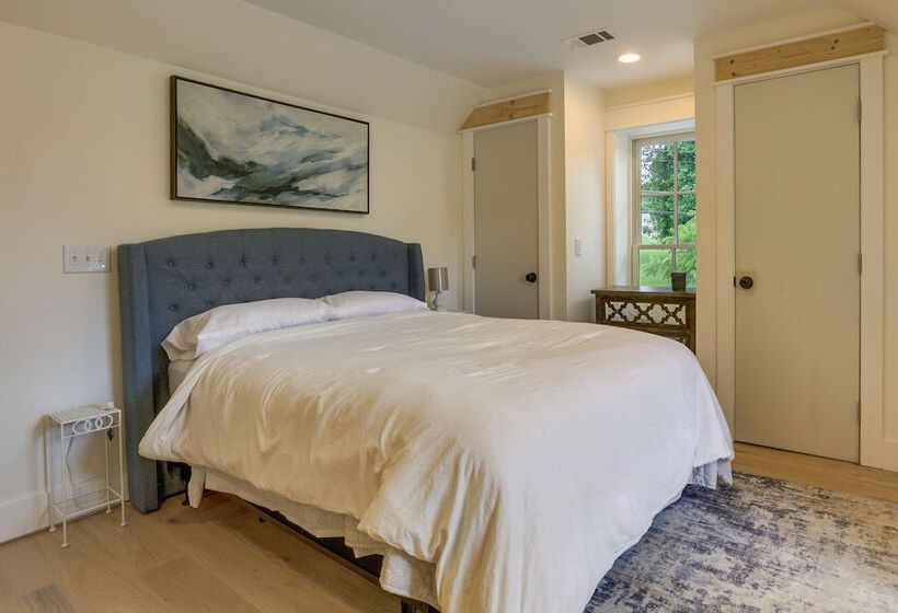 Georgia Home Overlooking Downtown Ball Ground!