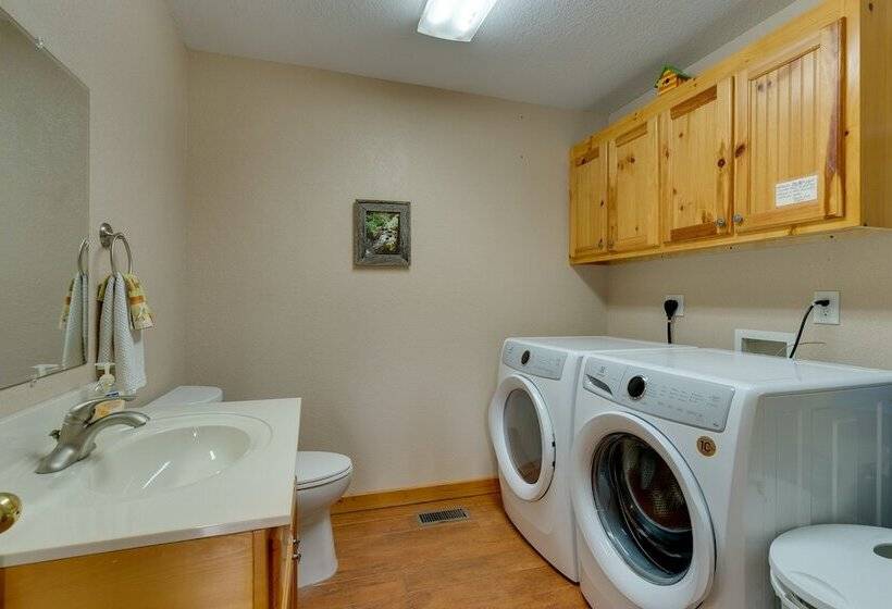 Hiawassee Riverfront Cabin: 7 Mi To Lake Chatuge!