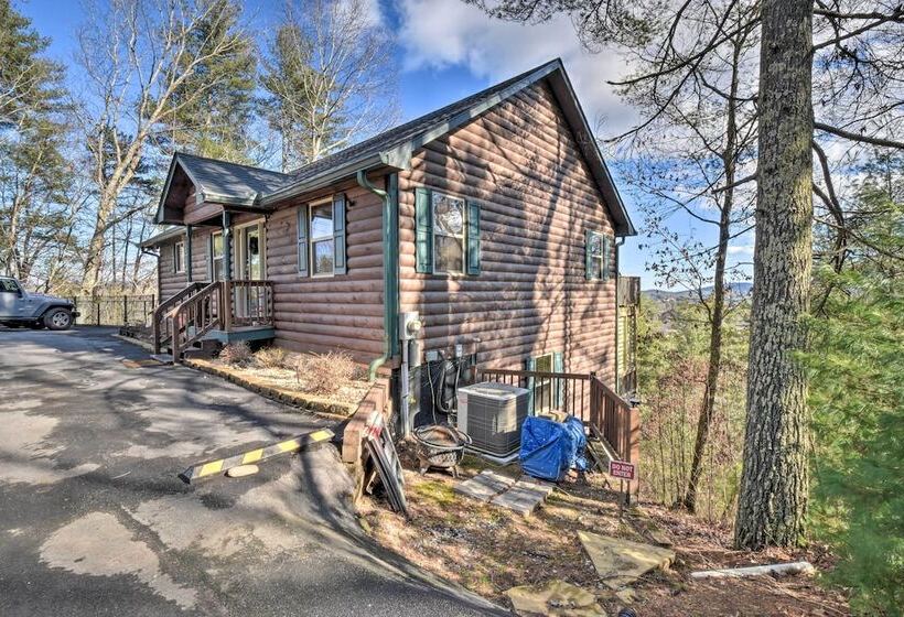 Lakemont Mountain Cabin W/ Game Room & Hot Tub!
