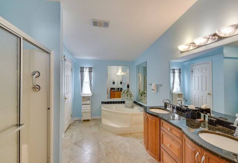 Lovely Lake Hartwell Retreat With Dock & Grill!