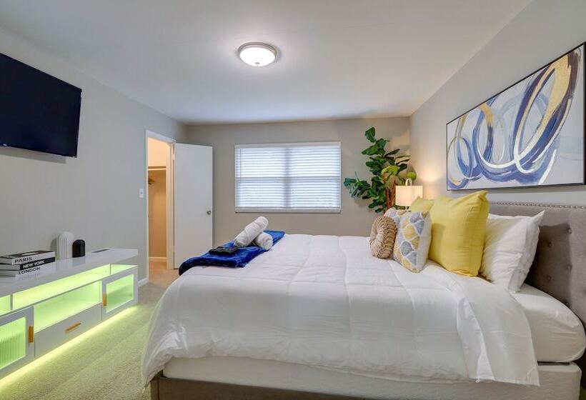 Riverdale Retreat W/ Private Pool & Game Room!