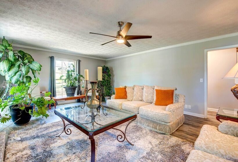 Lush Covington Home W/ Patio ~ 32 Mi To Atlanta!