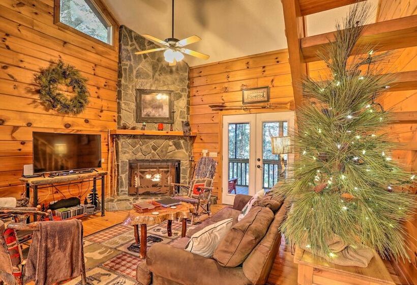 Luxe Fightingtown Creek Cabin: 2 King Suites & Spa
