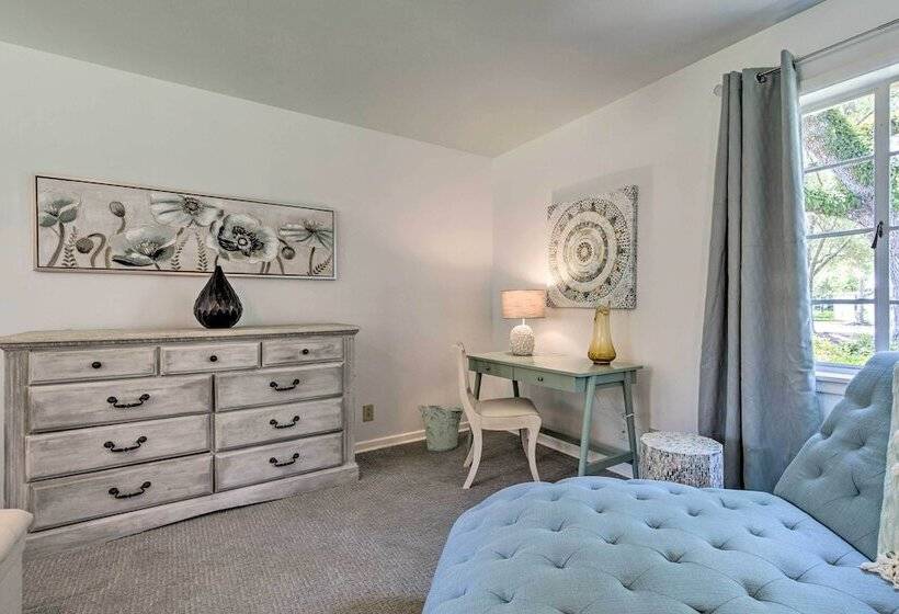 Ocean Springs Home   Walk To Beach & Downtown!