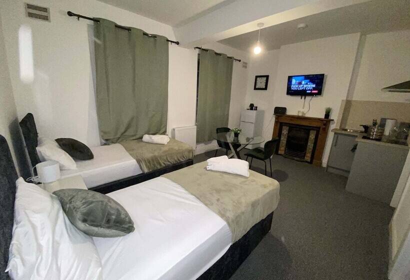 膳宿费 Cosy 3bd Guesthouse. Private Bathrooms