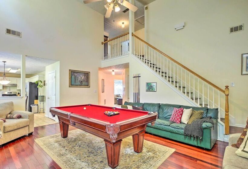 Pet Friendly Home W/ Yard ~ 15 Mi To Atlanta!