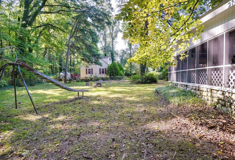 Pet Friendly Norfolk Retreat ~ 7 Mi To Beach!