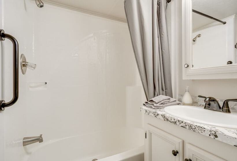 Pet Friendly Utah Cottage Near Zion National Park!