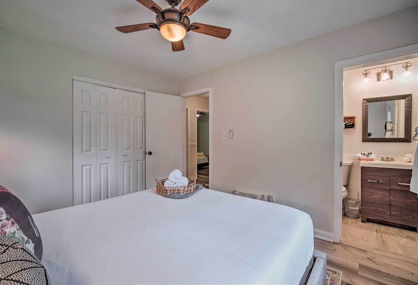 Renovated Family Home ~ 18 Mi To Dwtn Atlanta