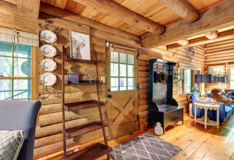 Romantic Ellijay Cabin W/ Grill & Fire Pit!