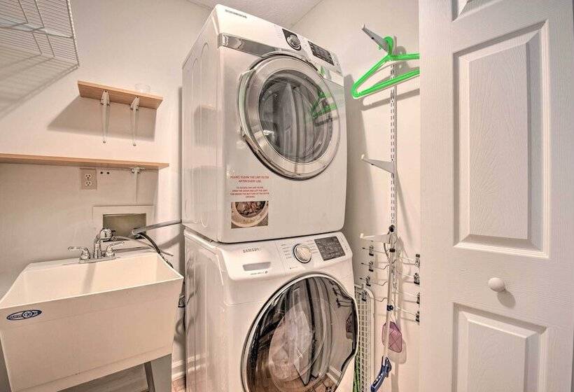 Roswell Home W/ Deck + Yard, 18 Mi To Truist Park!