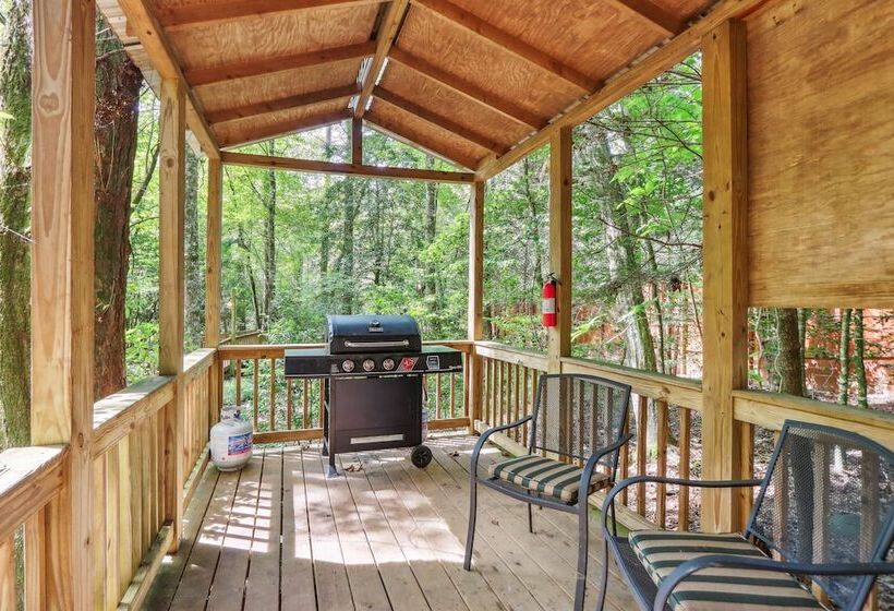 Drifting Feather  Mountain Cabin: Waterfront Deck