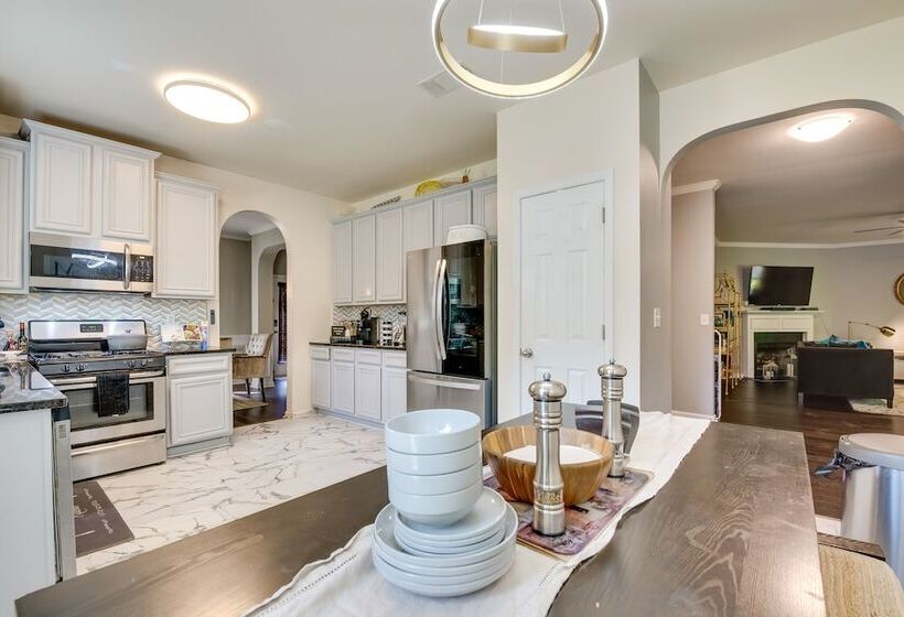 Snellville Abode < 9 Mi To Stone Mtn Park!