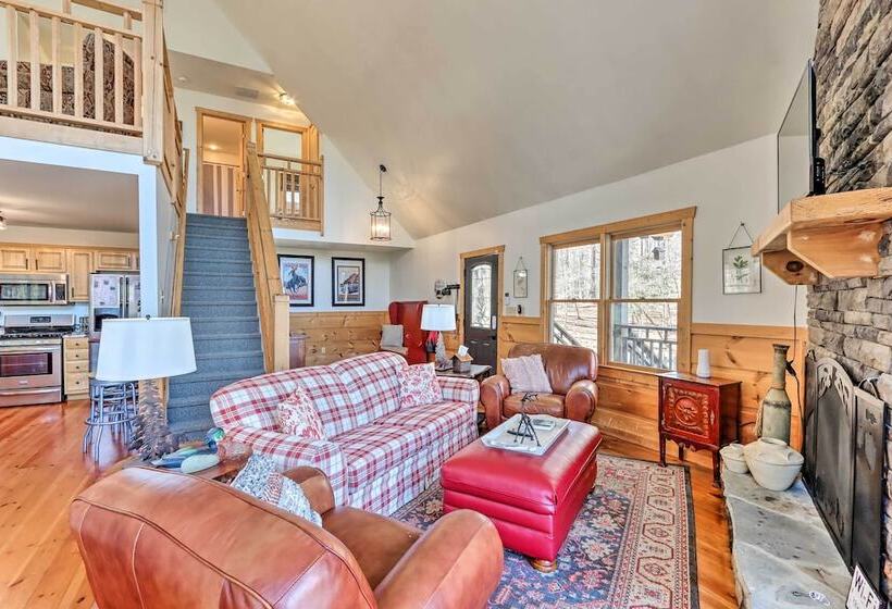 Spacious Ellijay Resort Home W/ Hot Tub!