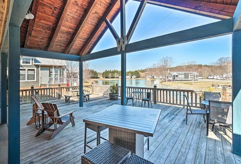 Splendid Tiny Home With Fire Pit ~ 2 Mi To Lake!