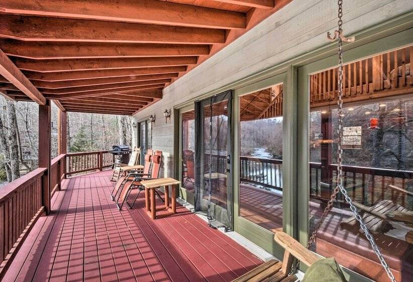 The River Rest  Ellijay Cabin W/ Hot Tub!