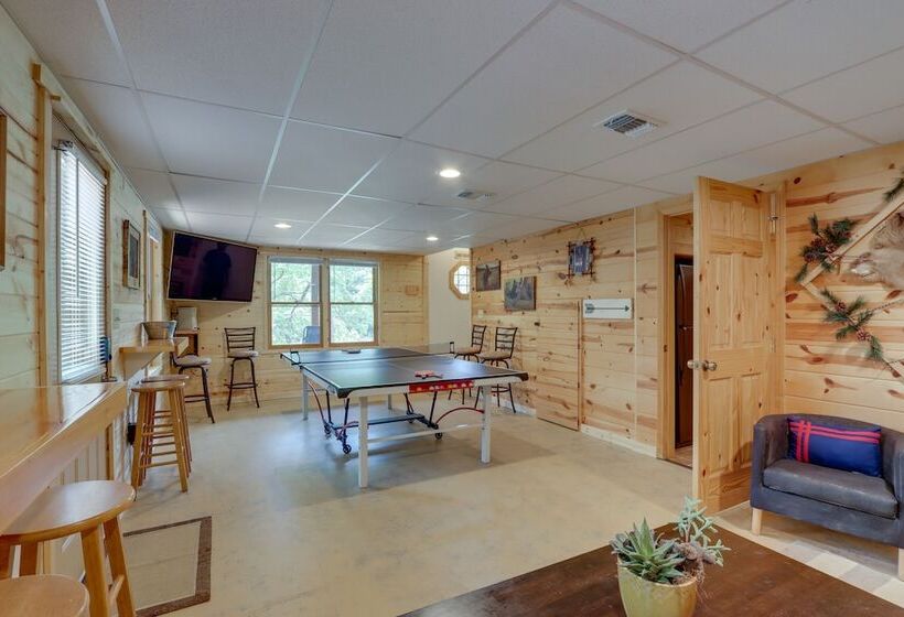 The River Rest  Ellijay Cabin W/ Hot Tub!