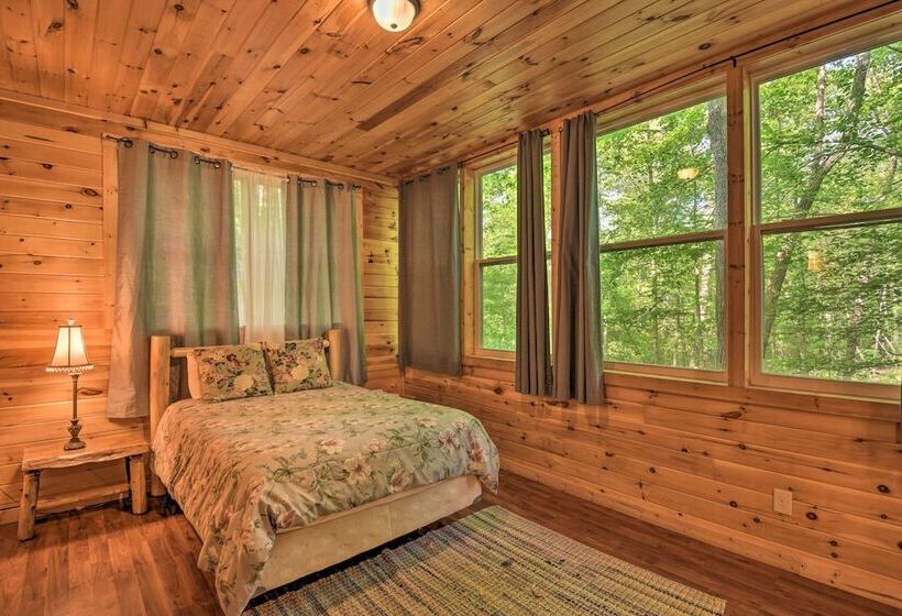 The Wishing Well Cabin W/ Pool Table & Firepit!