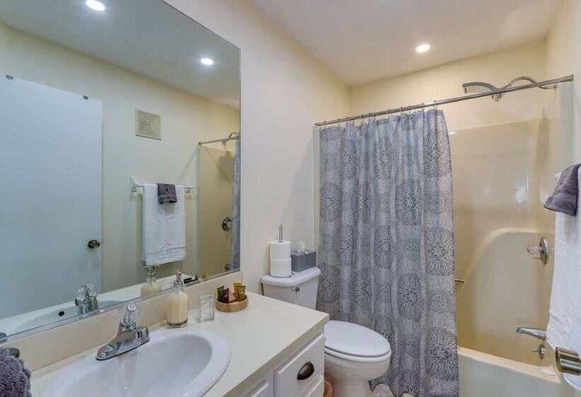 Young Harris Home W/ Enchanted Valley Views!