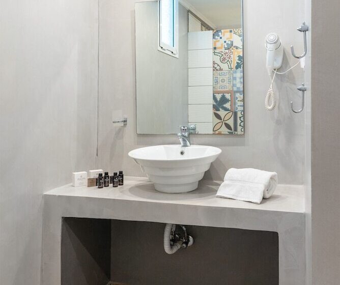 تختخواب و صبحانه Ampelia Hotel Kassandra