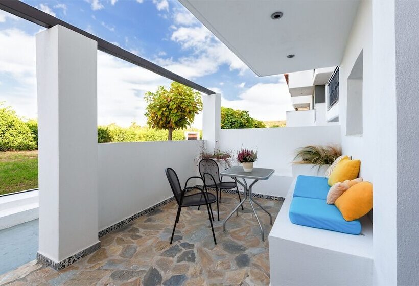 تختخواب و صبحانه Ampelia Hotel Kassandra