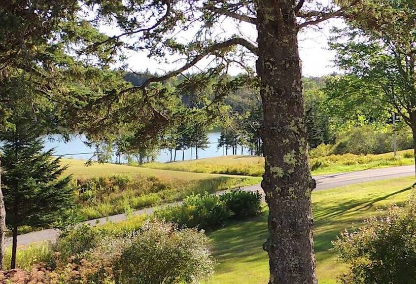 مبيت وإفطار Chandler River Inn