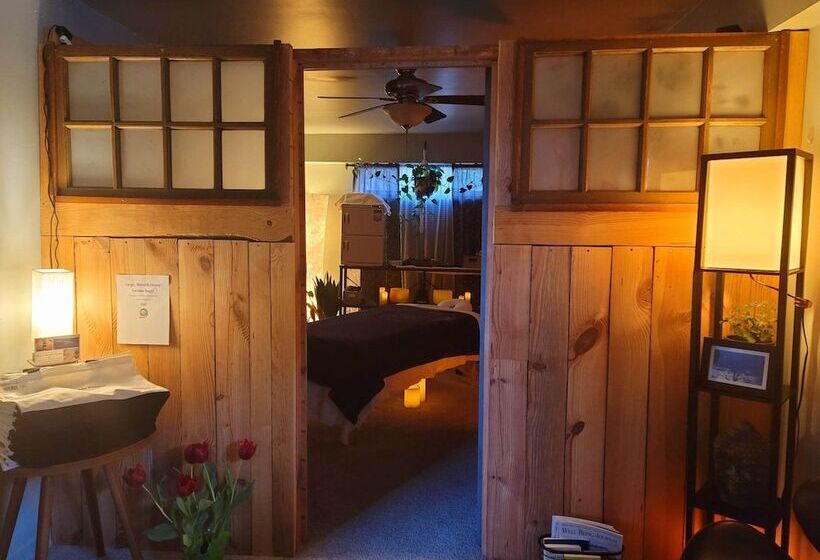 The Pause Bed & Breakfast