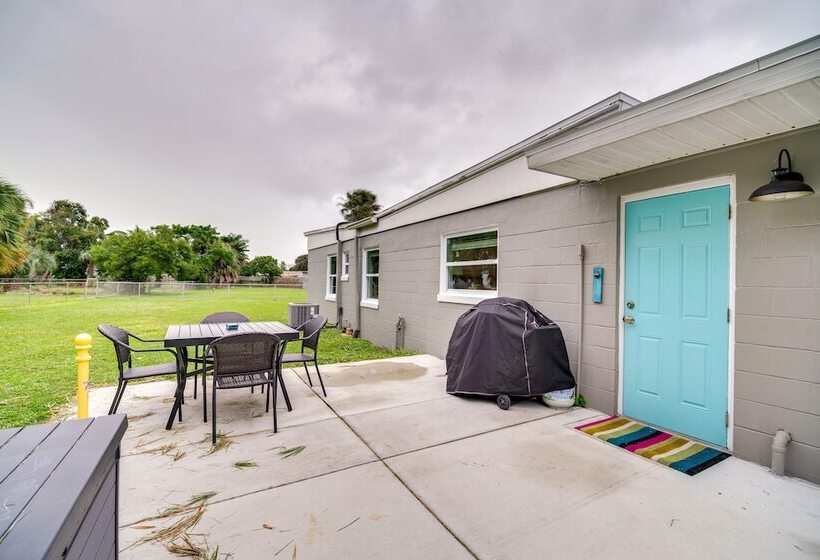 Chic Melbourne Cottage W/ Fire Pit, 4 Mi To Beach!