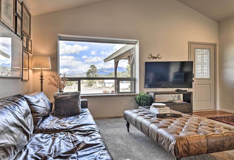 Cozy Designer Home W/ Gorgeous Mountain Views!