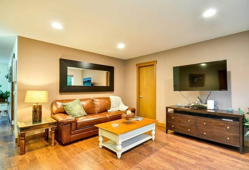 Dog Friendly Milwaukie Home: 9 Mi To Dtwn Portland