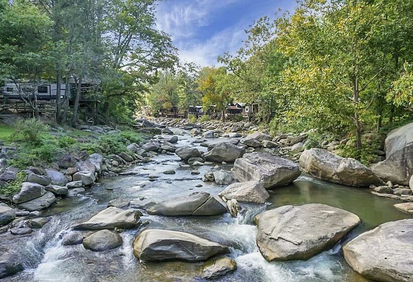 Hickory Falls Inn