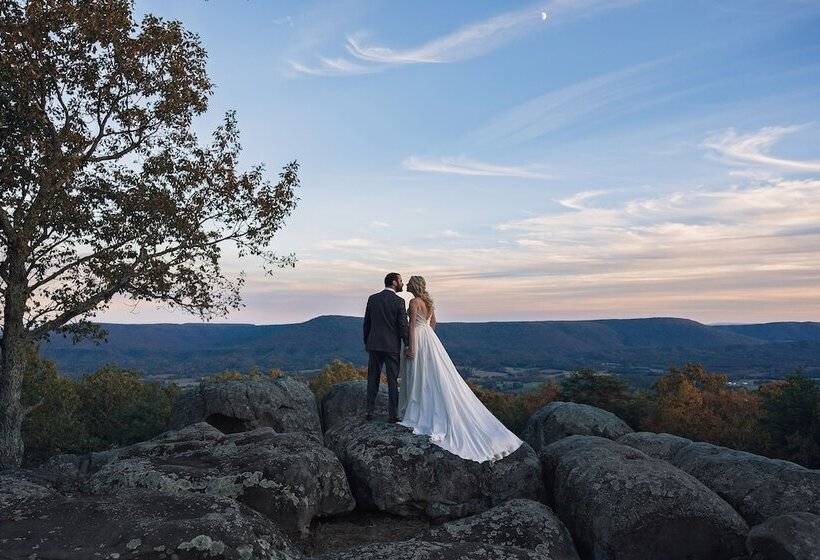 호텔 Cloudland At Mclemore Resort Lookout Mountain, Curio By Hilton