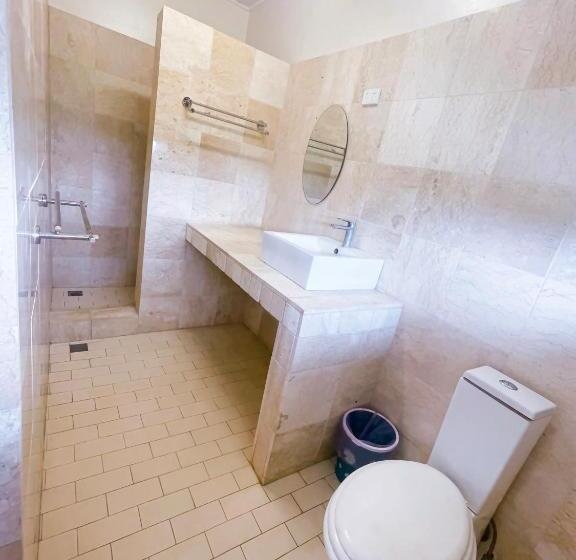 هتل Coconut Palms Resort & Diamond Casino