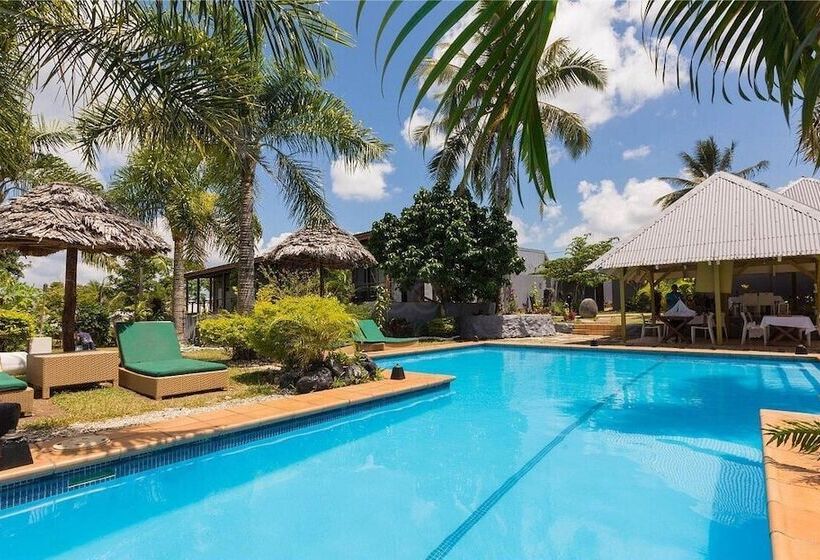 هتل Coconut Palms Resort & Diamond Casino