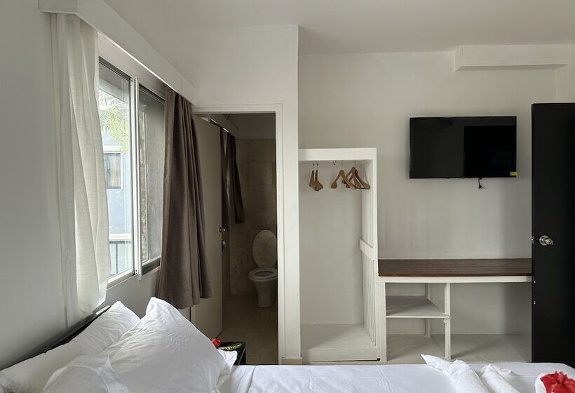 هتل Coconut Palms Resort & Diamond Casino