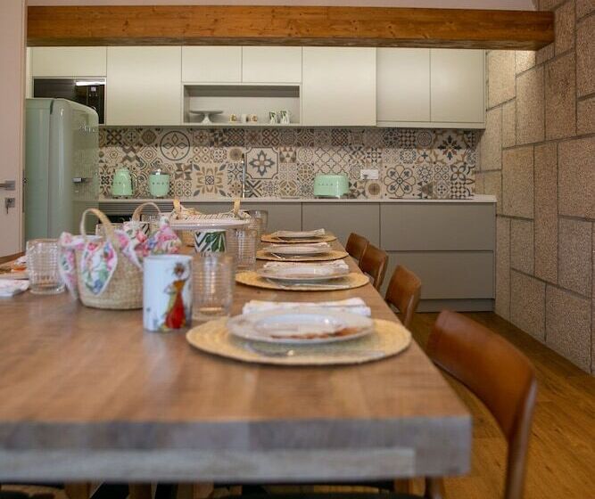 فندق Constance House