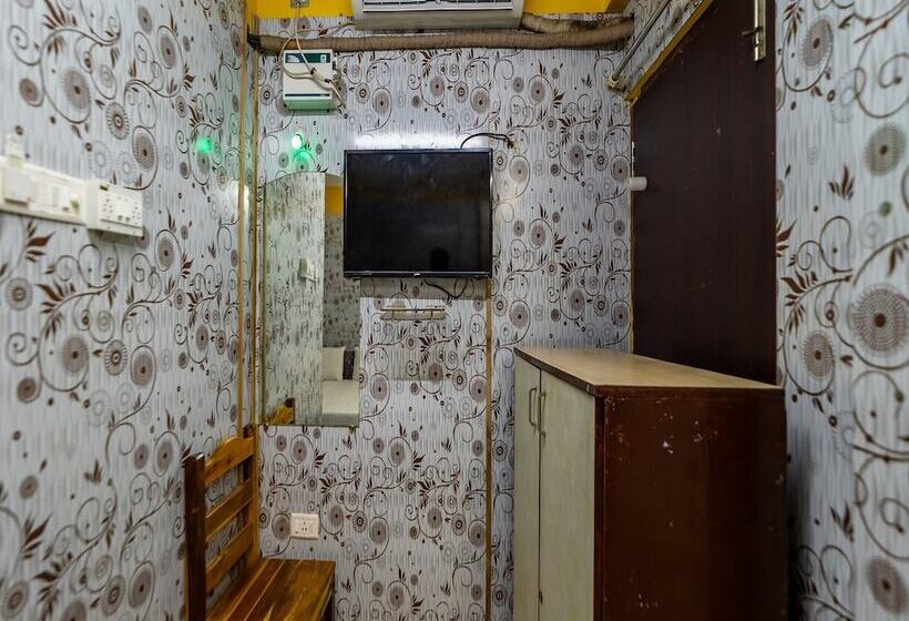 هتل Vasavi Residenzcy