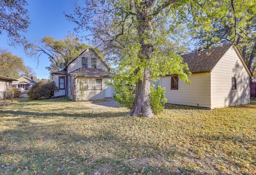 3 Mi To Golf   Beatrice Vacation Home!