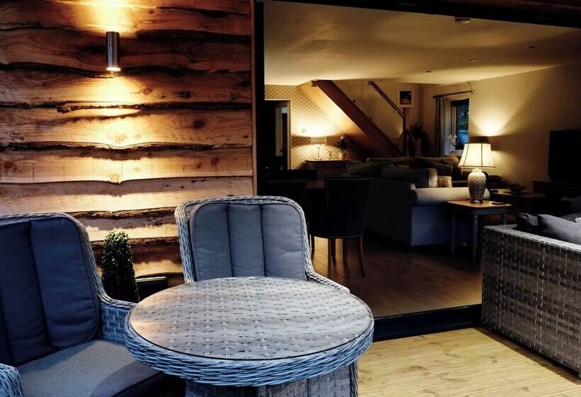 Lake View Lodge