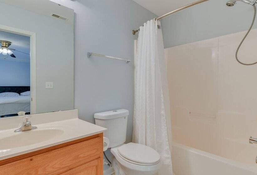 Charlotte Home ~ 11 Mi To Downtown!