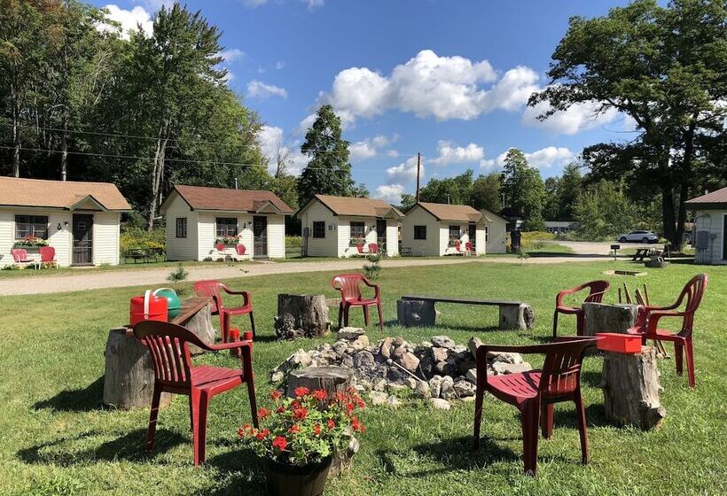 Mackinaw Timbers Cabins