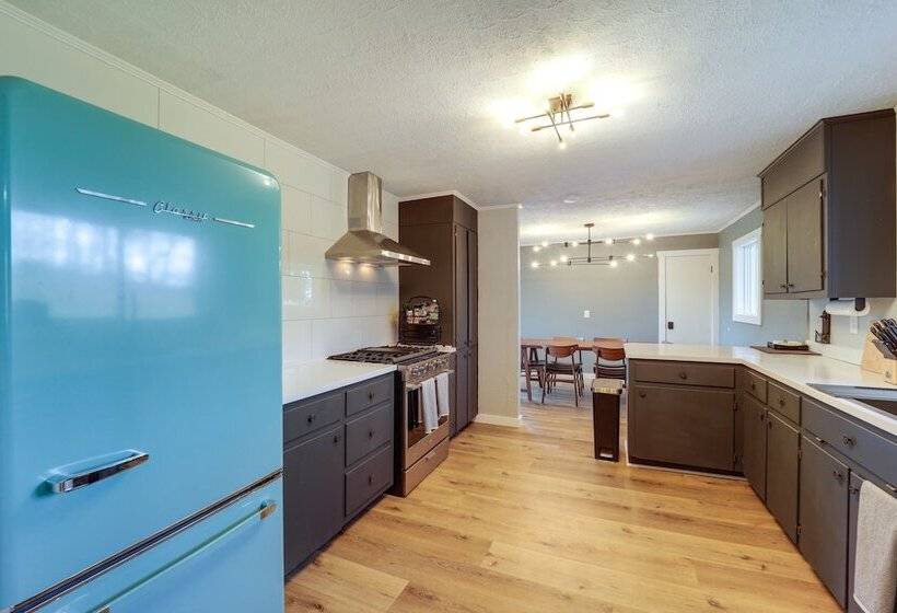 Pet Friendly Boone Home W/ Scenic Mountain Views!